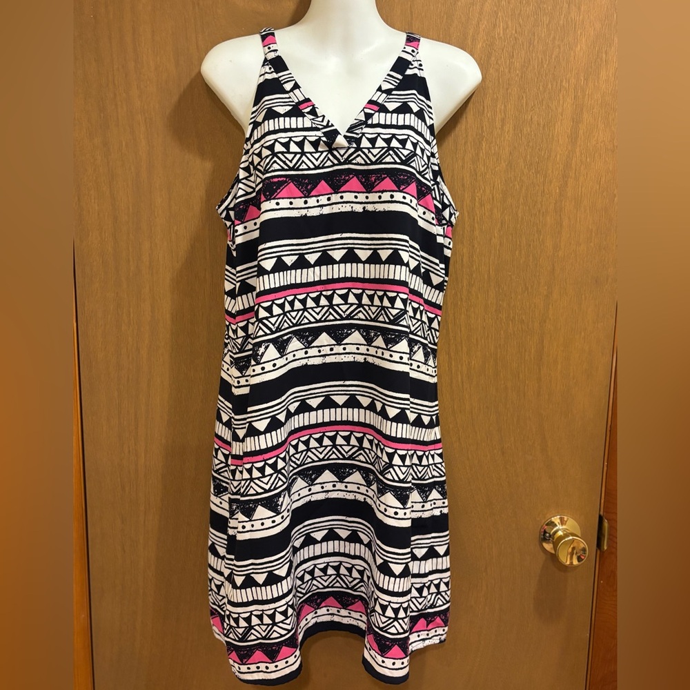 NWT Skies Are Blue Stitch Fix Navy Geometric V Neck Dress Back Cut Outs Medium
